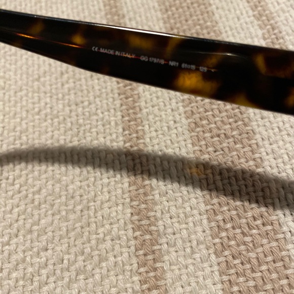 Gucci Sunglasses - Picture 3 of 4